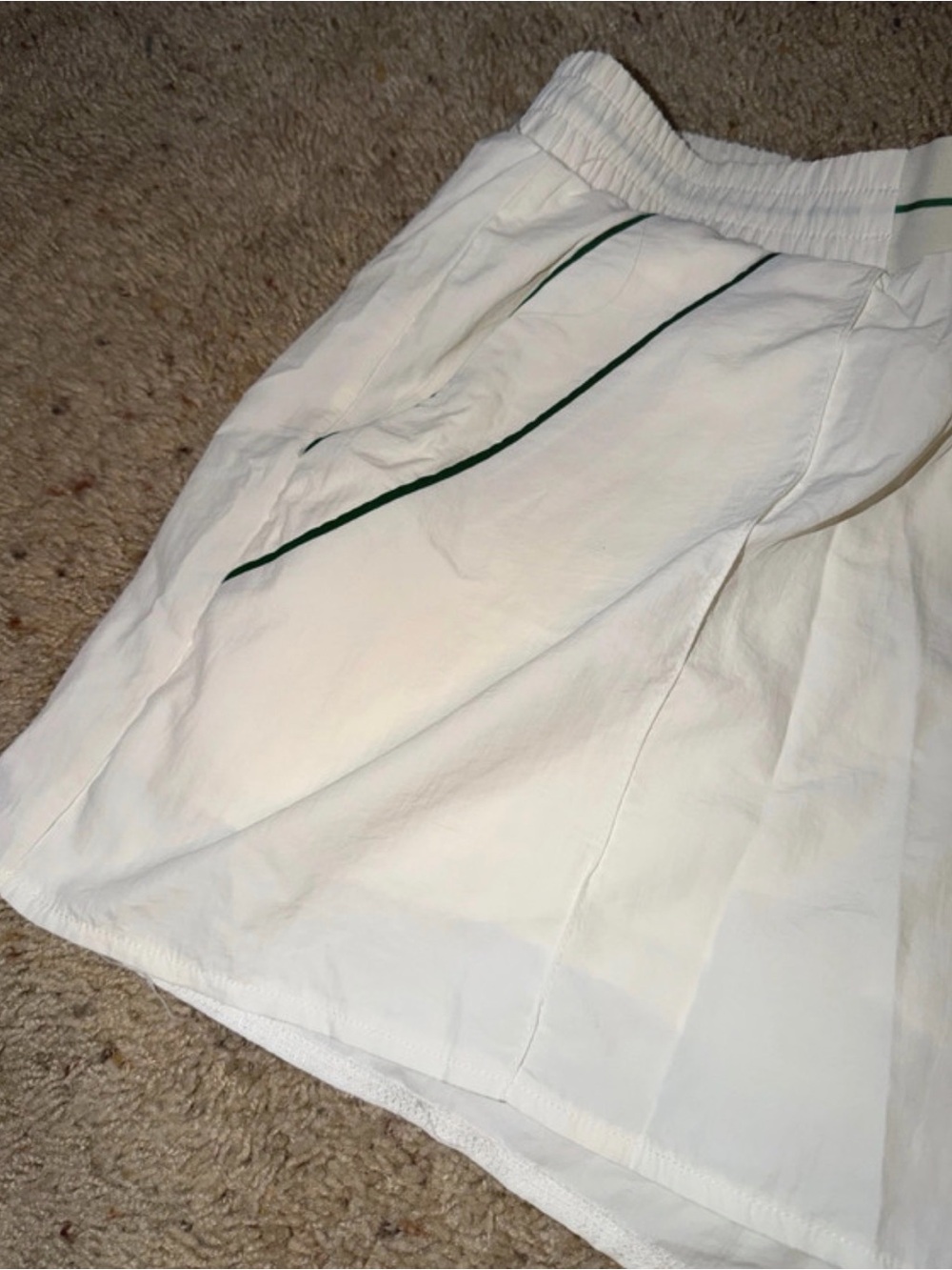 NWT Forever 21 White Athletic Shorts with Green Piping Large - Picture 2 of 7